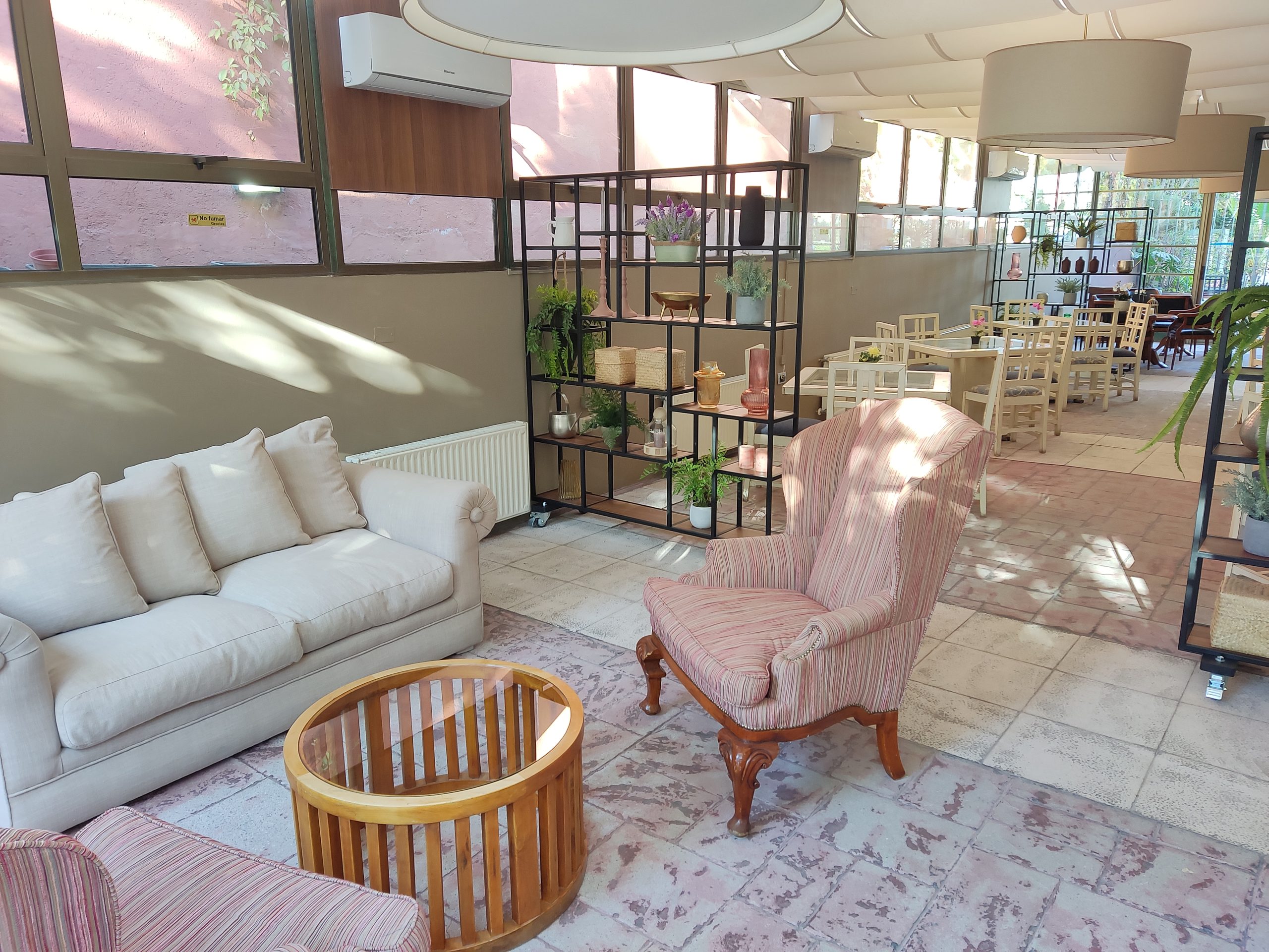 Foto estar dependientes 2